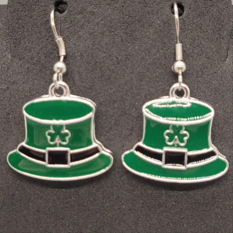 Hat With Clover Dangle Earrings